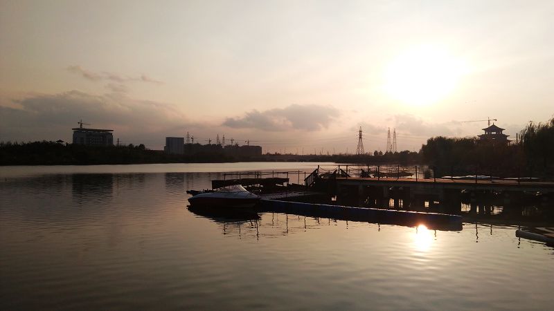 千乘湖生态文化园湖面夕照