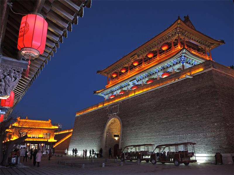 夜幕下的阜财门