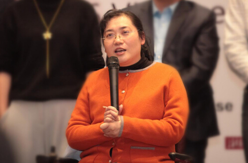 关爱渐冻人及罕见病患专项基金创始负责人朱常青女士发言
