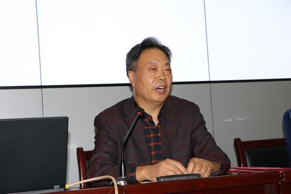 傅海伦教授表示,第一次到高新区实验中学,让他印象最深刻的有三个地方