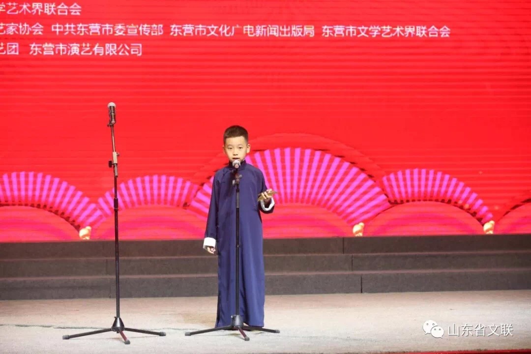 杨立德先生之孙杨佳霖表演杨派快书代表作《溜溜球》