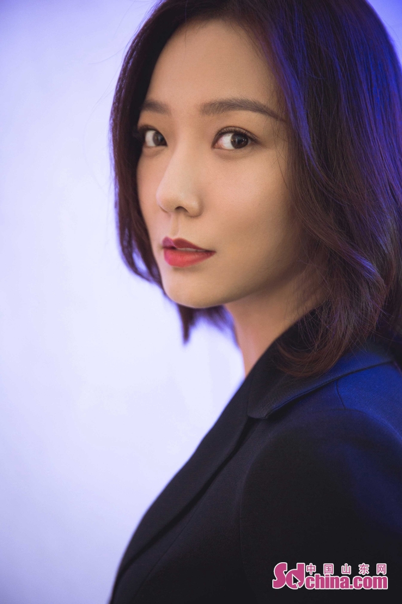 王珞丹品牌活动简约大气尽显职场范儿