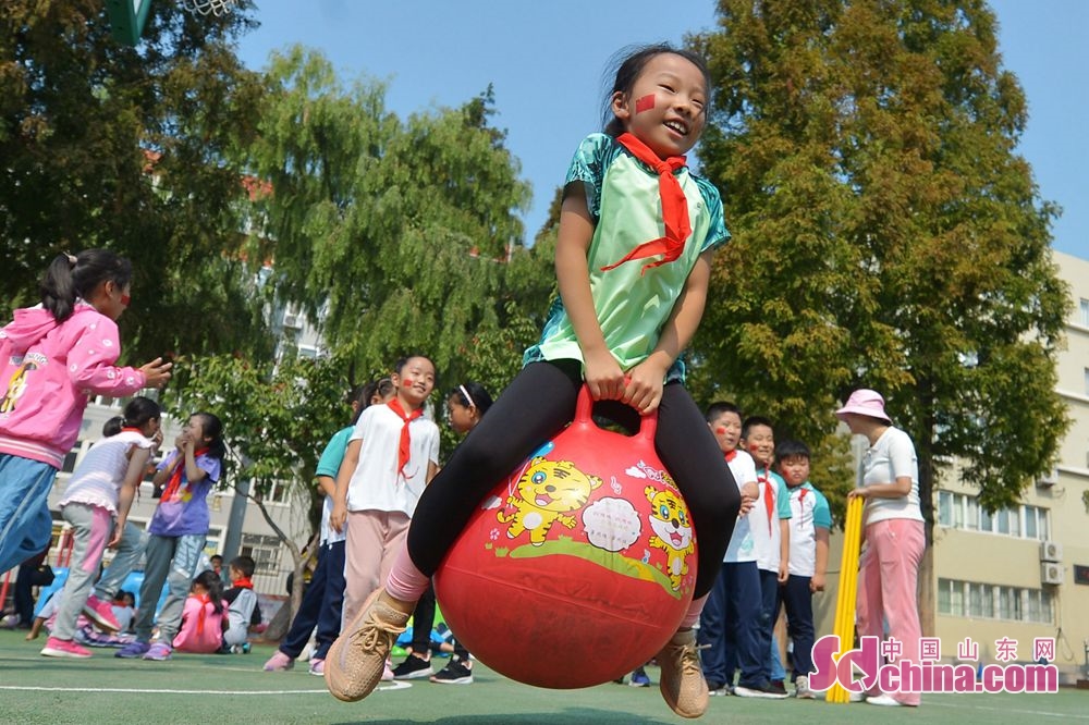 ldquo;特色&rdquo;运动会&ldquo;跳跳球方程式&rdquo