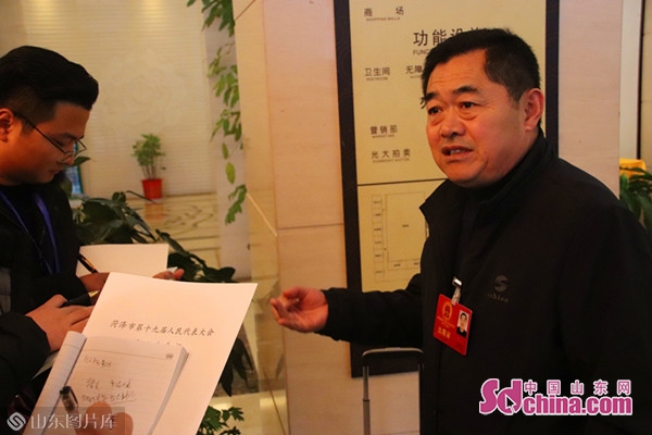 "作为一名来自民营企业的人大代表,李文立建议:进一步优化营商环境