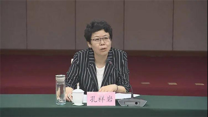 在会议第一阶段,孔祥岩率观摩团先后来到成武县开发区达驰实验小学,郜