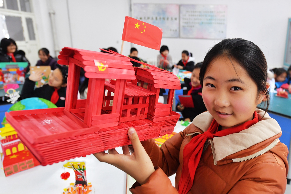 青岛巧手制作迎新年