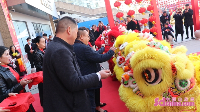 億聯新康莊喜迎開市舞獅採青送財運