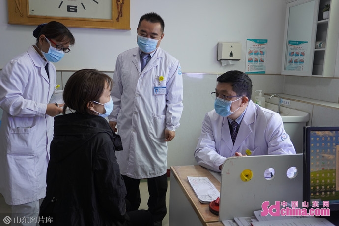 上海华山医院手外科专家走进博爱医院开展义诊活动