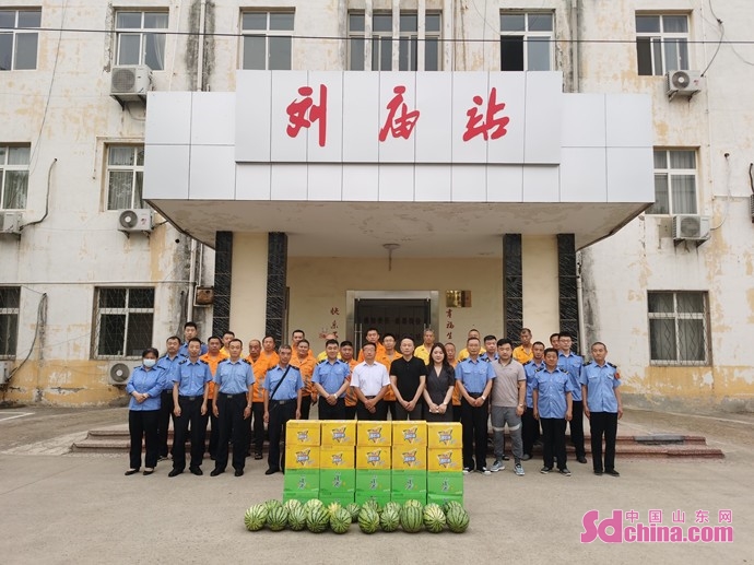 合法权益,菏泽市总工会联合爱心企业提拉米苏奢10,分别在刘庙火车站