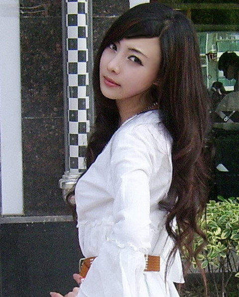 引用 奥巴马上海演讲现场 年轻女孩脱衣全过程