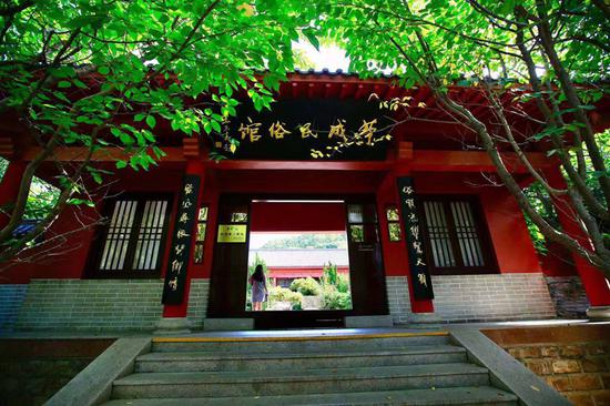 9月登上威海石岛赤山上山瞰海下山吃海鲜