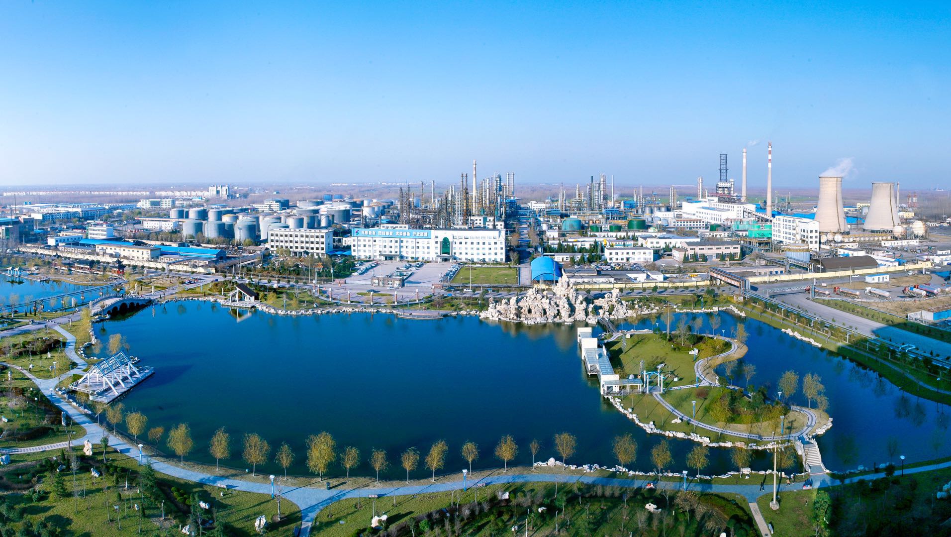 东明石化30年:一家企业与一座城市的脉动