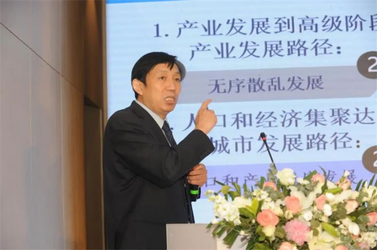 山东省宏观经济研究院战略规划研究所所长,山东大学博士生导师刘德军