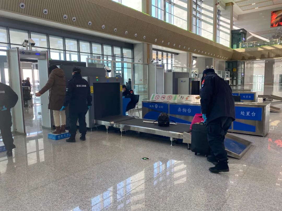 首列高铁驶入济宁北站鲁南高铁全线贯通